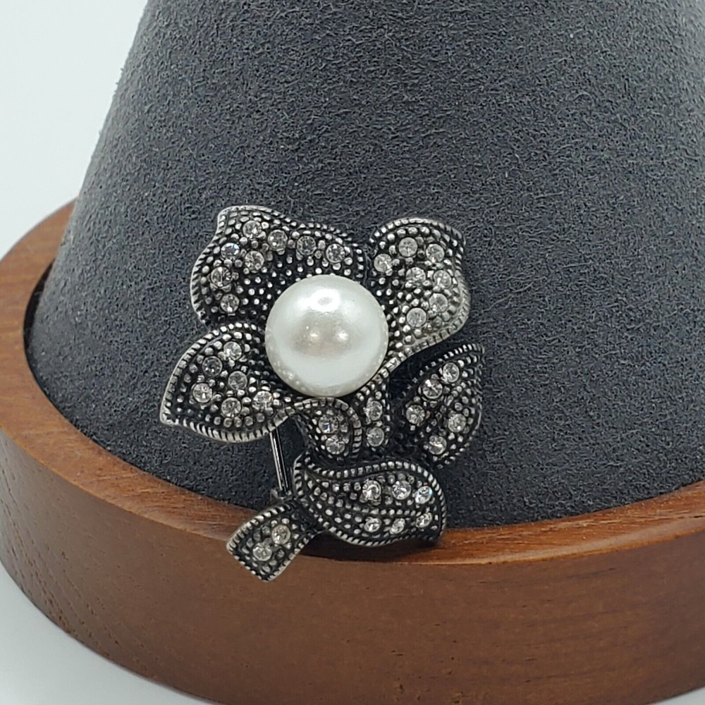 Vintage Black Floral Brooch‎ Simulated Pearl Rhinestone Pin Elegant Classic